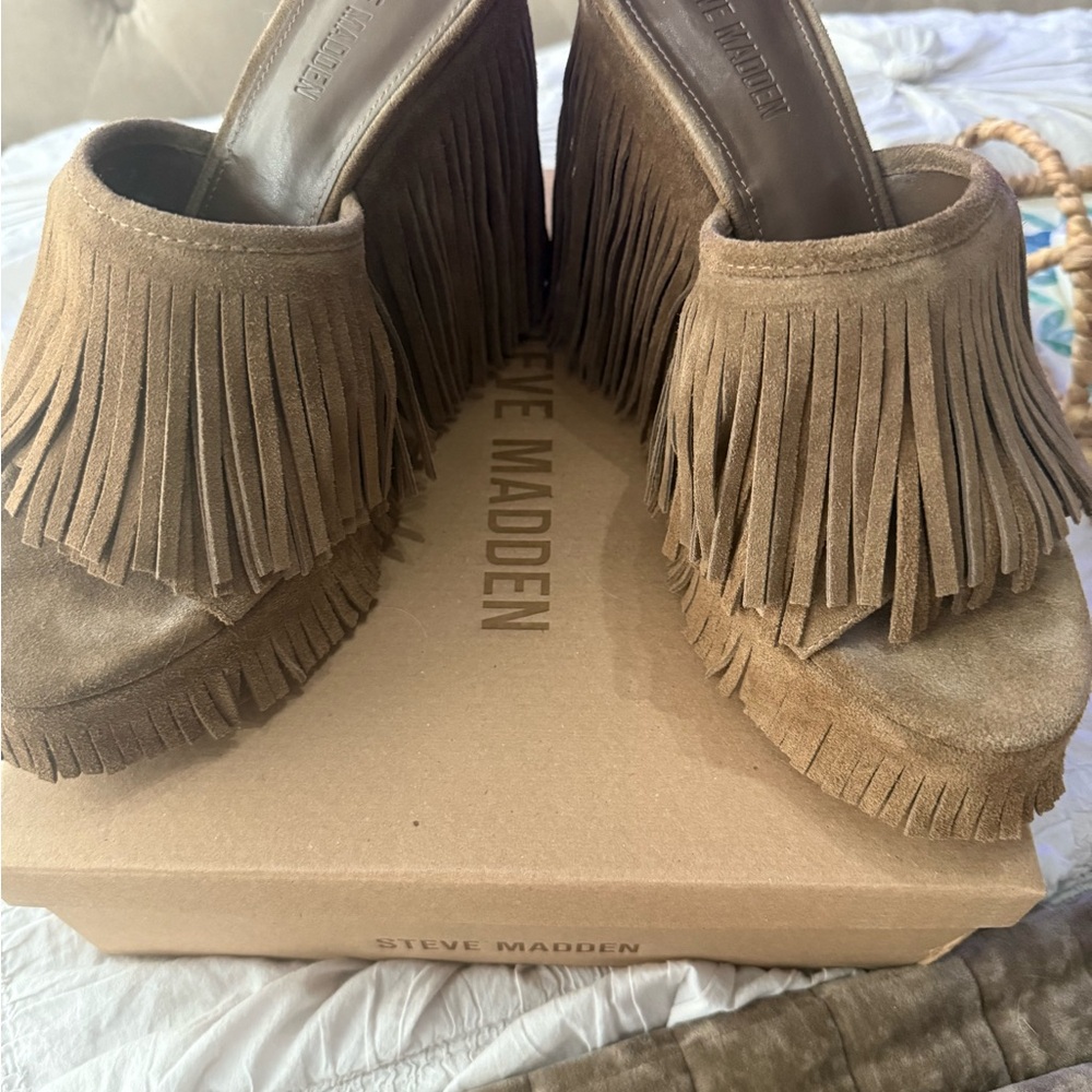 Steve Madden Wynn Chestnut Fringe Mules 11